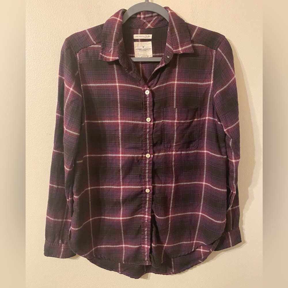American Eagle Ahh-Mazingly Soft Flannel Boyfriend Fit Small Red White Plaid‎
